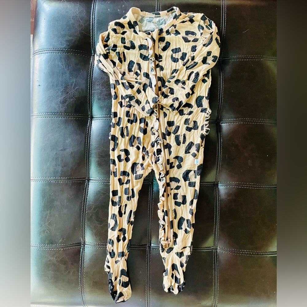 Posh Peanut Leopard Zipper Footed